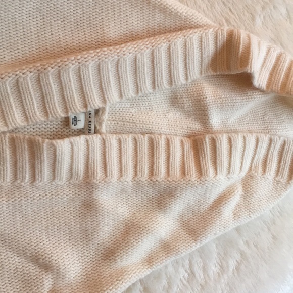 Banana Republic cream sweater - Picture 2 of 5